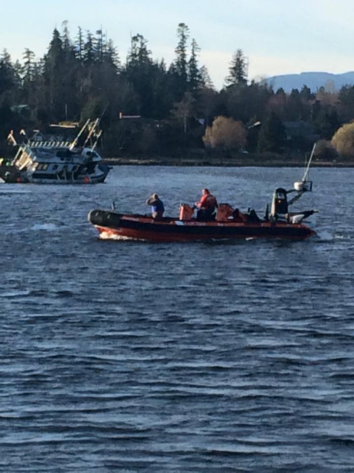 All passengers on pleasure boat rescued