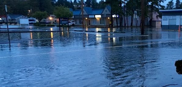 Crews called out after flooding downtown