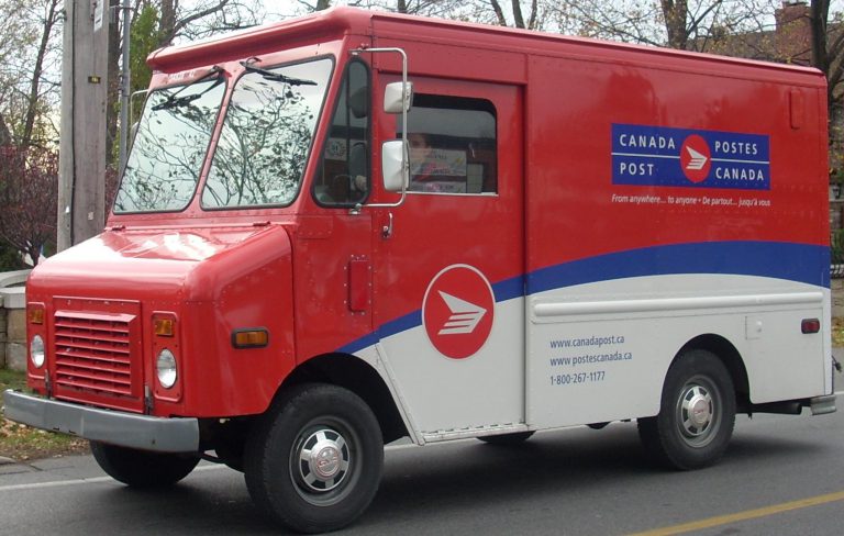 Canada Post boosts employee numbers for holiday deliveries