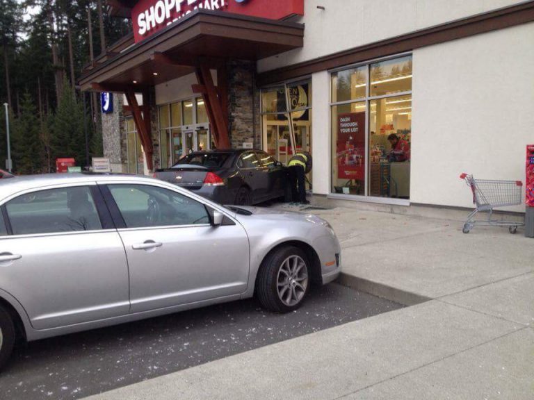No charges, no injuries after Shoppers Drug Mart crash