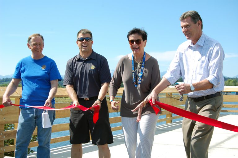 Ribbon cut for new viewing platform at Dick Murphy Park