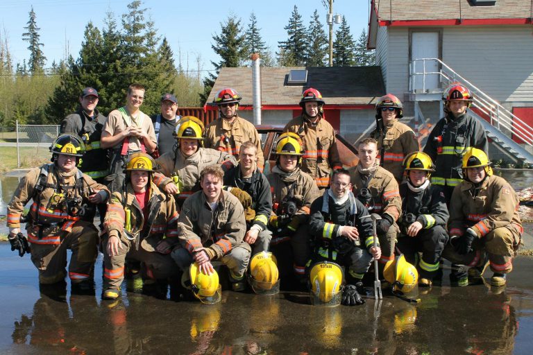 City reminds residents to change smoke alarm batteries, recruits volunteer firefighters