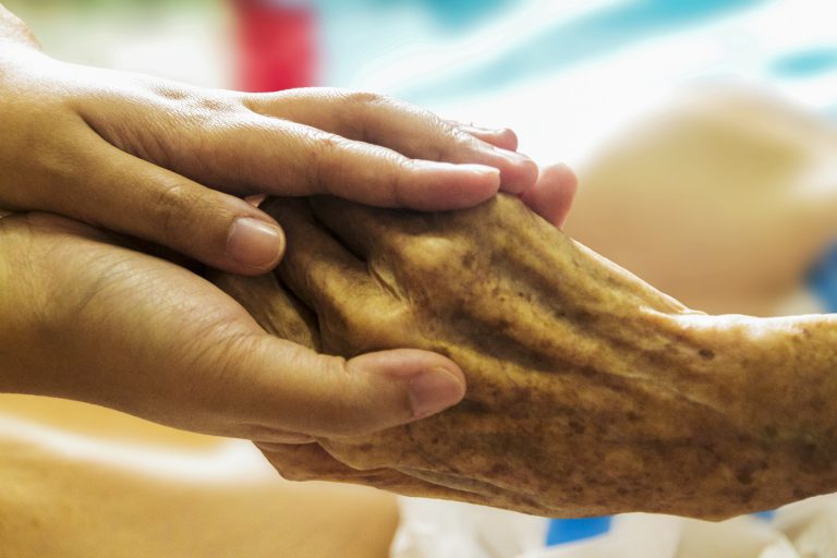 North Island Hospice Society looking for volunteers, offering training