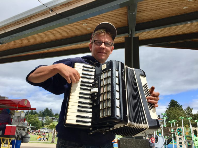 Accordionist seeks support to play in Comox