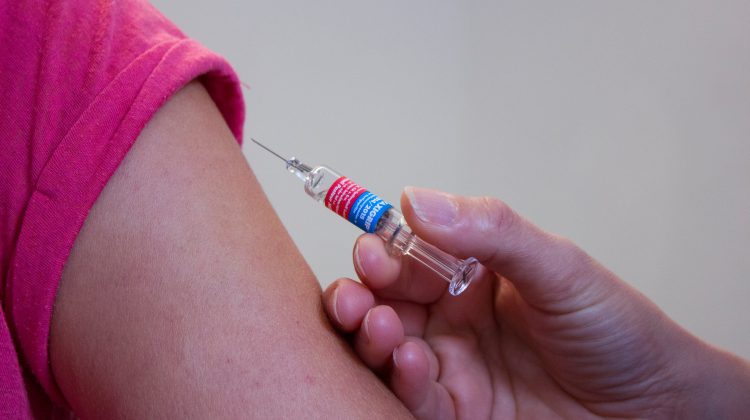 People age 60 and up can now register for COVID-19 vaccine
