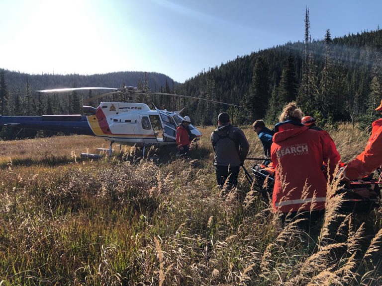 Comox Valley SAR members help rescue injured hiker