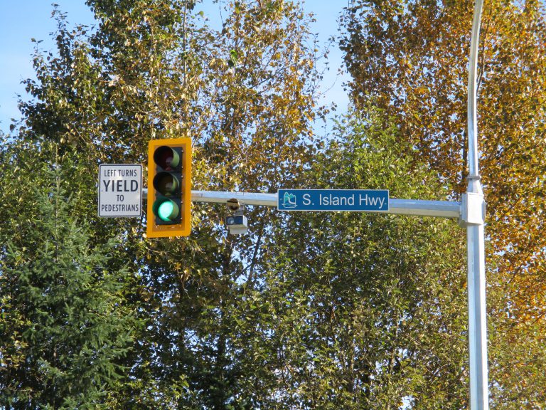 Traffic lights at Maryland and Highway 19A now operational