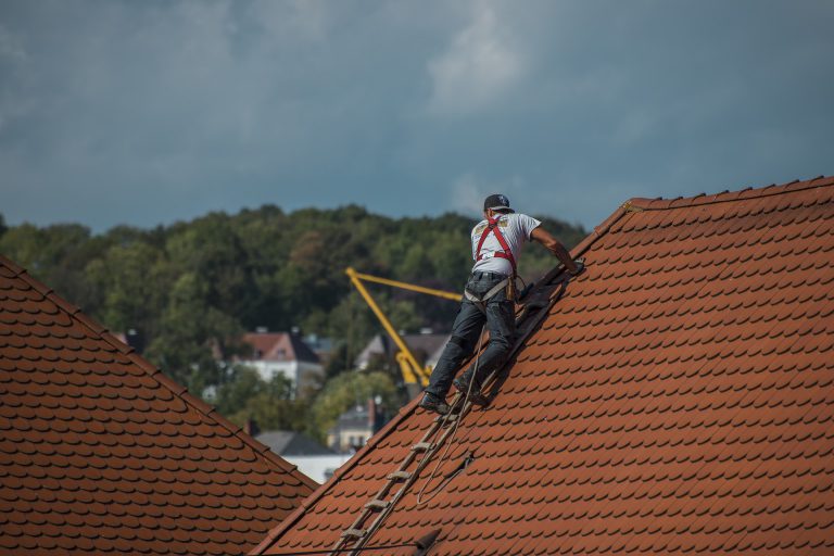 Campbell River woman thankful after company repairs roof for free