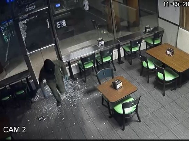 Brazen break-in at Campbell River’s Freshslice Pizza