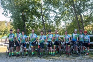 Comox Valley cycle group raising funds for hospice care