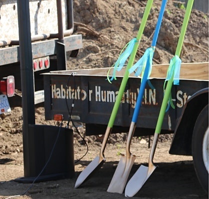 Habitat for Humanity auctioning a new shed in support of Courtenay housing project