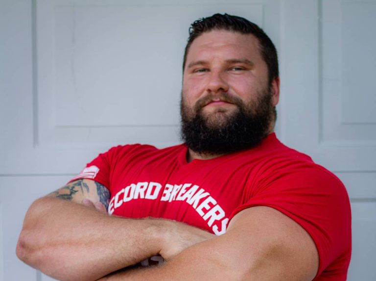 Comox Valley strongman Sean Hayes third in Canada