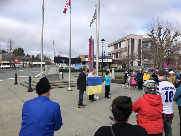 Ukrainian flag raised at Campbell River’s Spirit Plaza