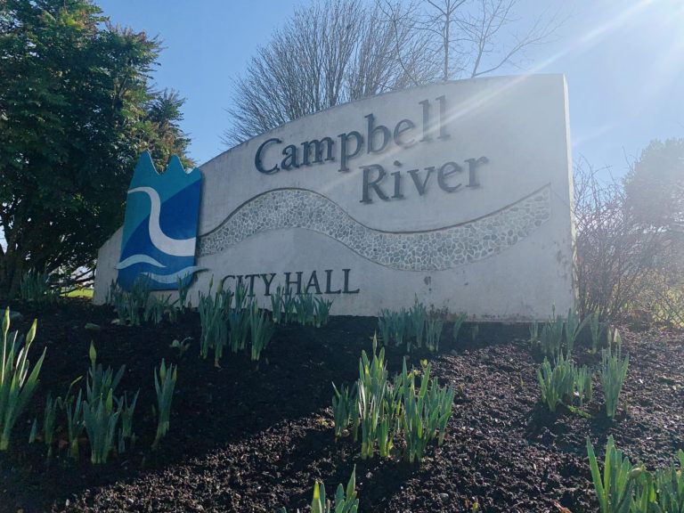 New Campbell River beacons installed to protect pedestrians