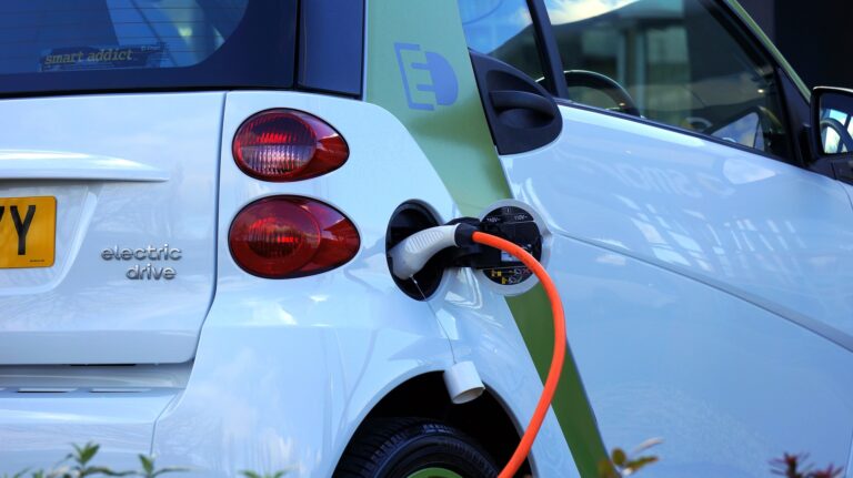 BC Hydro aims to switch to energy-based rates for public EVs