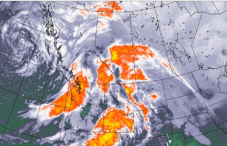 Severe weather conditions favorable for increased fire activity: forecasters