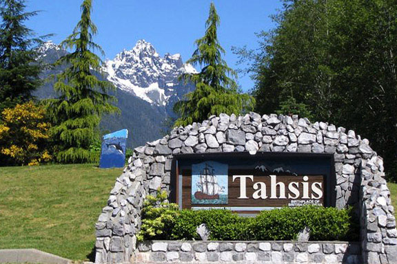 Tahsis pool re-opens after being closed since January