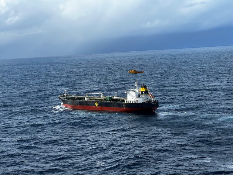 Cormorant crew gets heli rescue training from US Coast Guard