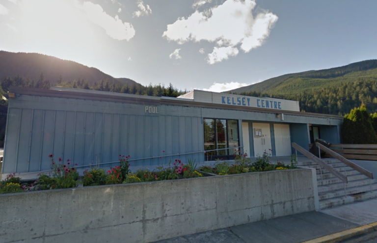 Sayward pool is a ‘dinosaur’ and could bankrupt region, director says