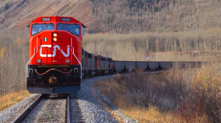 Strike vote scheduled Monday for CN Rail workers