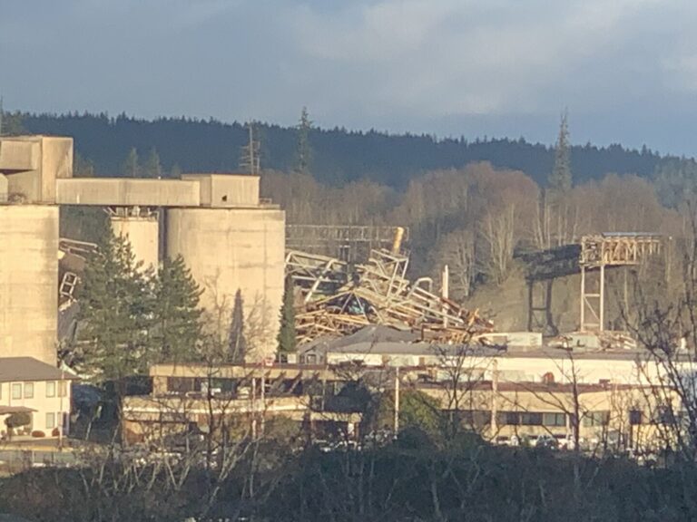 Kraft mill demolition felt all the way in downtown Campbell River
