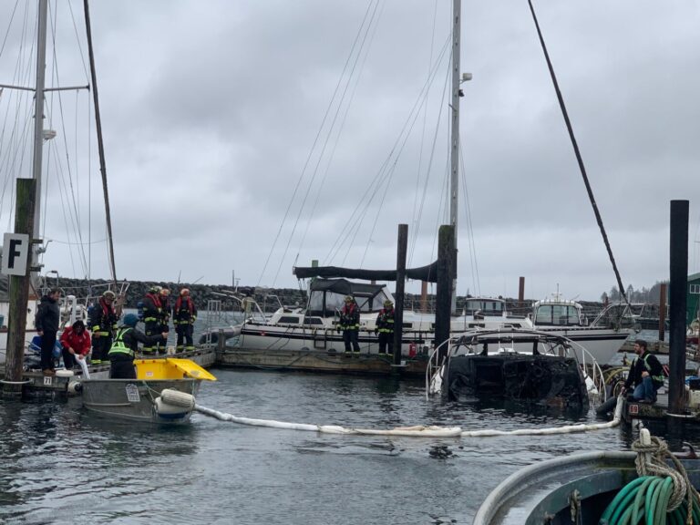 UPDATE: No injuries in boat fire at Discovery Marina in Campbell River